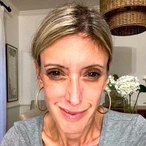 Meet your Posher, Deborah